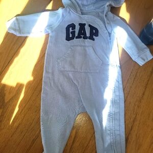GAP 6-9M Hooded Suit!